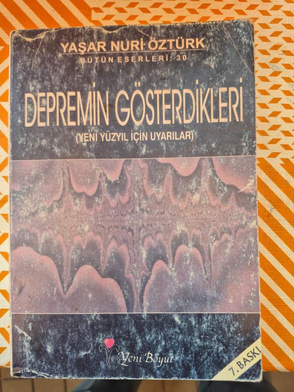 Depremin gösterdikleri kapak görseli