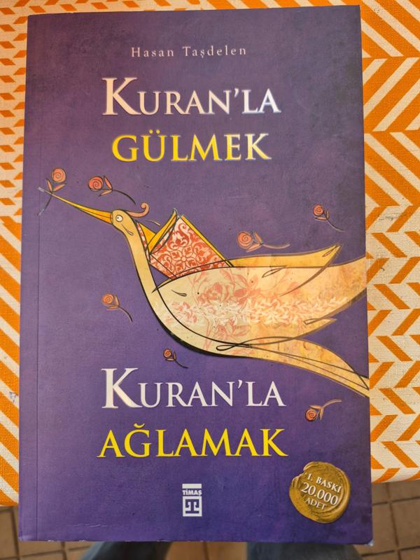 Kuranla gülmek kapak görseli