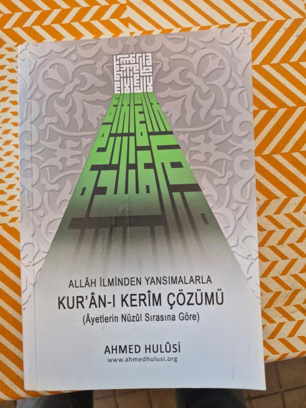 Allah ilminden yansımalarla kuran ı kerim çözümü kapak görseli