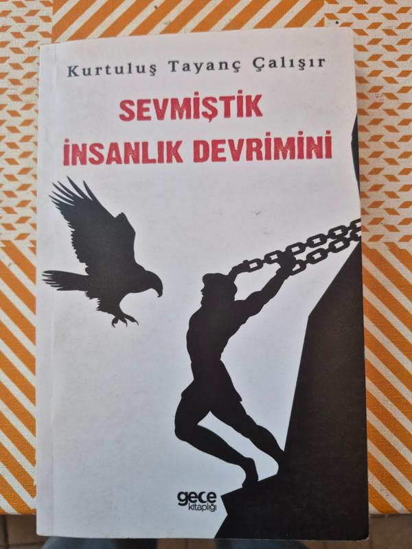 Sevmiştik insanlık devrimini kapak görseli